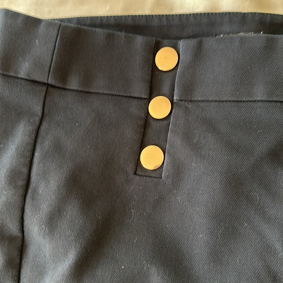 LOFT BLACK WITH GOLD BUTTON DETAIL MARISSA ANKLE LENGTH WORK PANTS SZ 14 - Picture 3 of 3